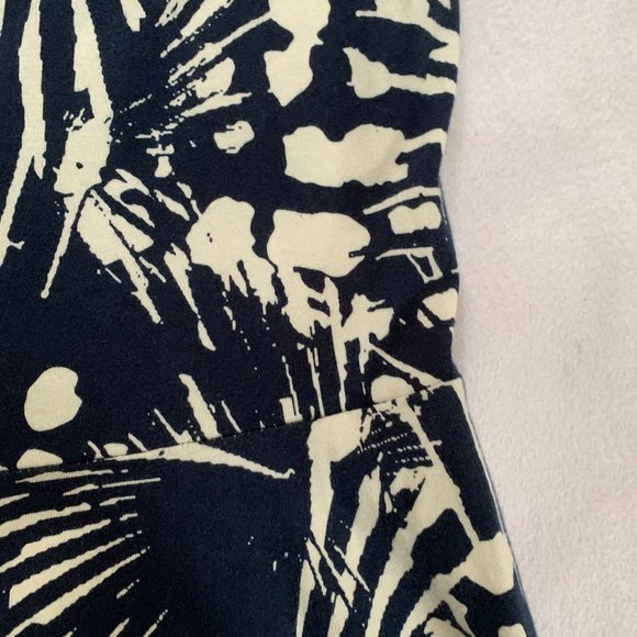 Aeropostale Navy Patterned Sleeveless Skater Dress - Picture 2 of 4